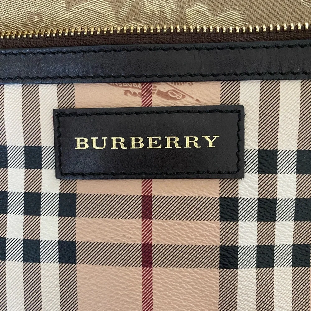 Burberry authentic Nova Check Zip Pouch with Black Trim - Picture 7 of 7